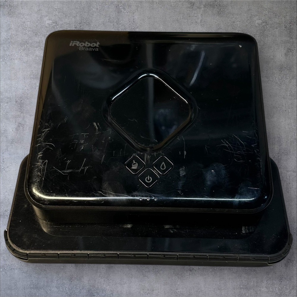 iRobot Braava 380 Black Robot Mop -‎ Doesn't Appear To Charge - Parts/Repair